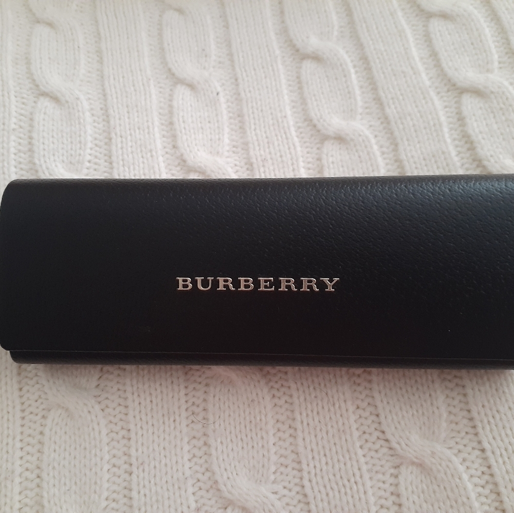 Eyeglasses case. Black. Old new.